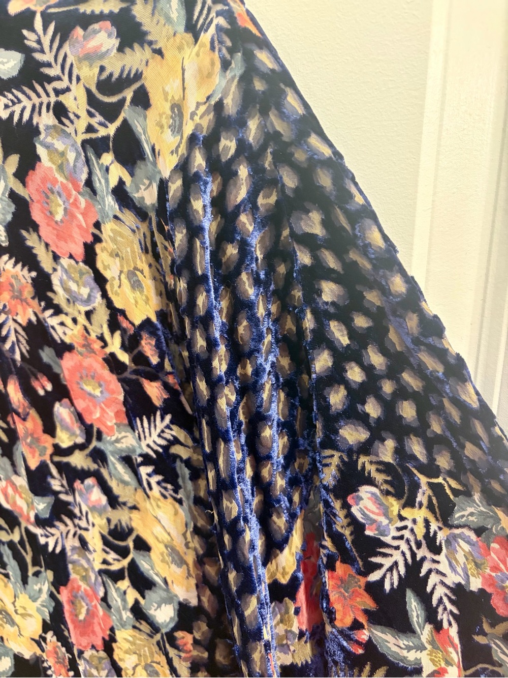 Johnny Was Navy Floral Velvet Silk Relaxed Scoop Neck Tunic - Picture 3 of 7